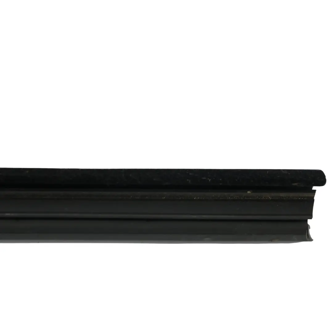 Striscia Guarnizione Finestrino Anteriore Sinistra per Skoda Rapid NH1 con numero di parte 5JA837479B Skoda Rapid NH1 Striscia Guarnizione Finestrino Anteriore Sinistra - SKU 5JA837479B - Numero di parte 5JA837479B