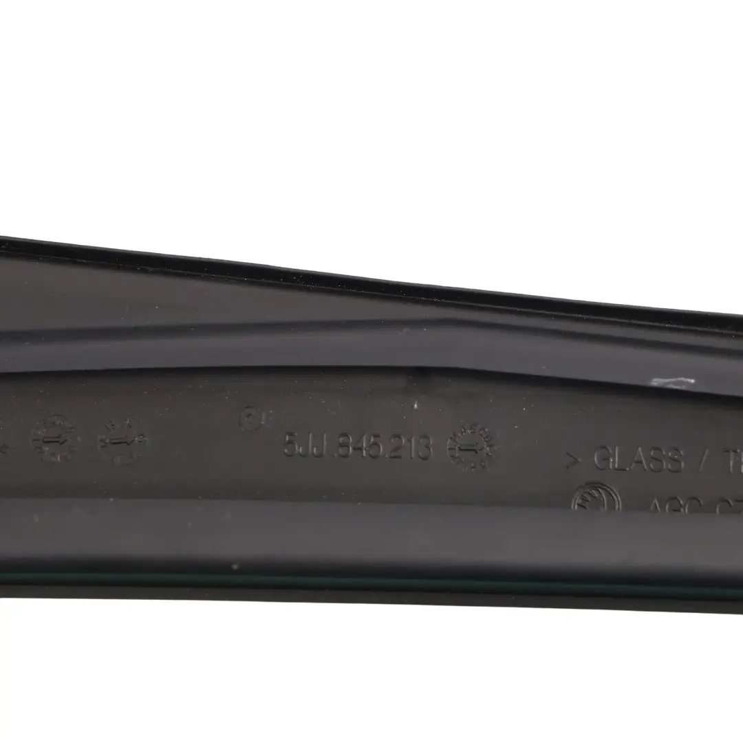 Vitre Triangulaire Arrière Gauche Fixe Teintée pour Skoda Rapid NH1 à propos du numéro de pièce 5JJ845213E Skoda Rapid NH1 Vitre Triangulaire Arrière Gauche Fixe Teintée - SKU 5JJ845213E - Numéro de pièce 5JJ845213E