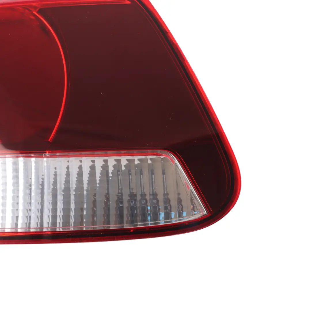 MK6 Luce Coperchio Lampada Posteriore Esterna per Volkswagen Golf VI con numero di parte 5K0945096M Volkswagen Golf VI MK6 Luce Coperchio Lampada Posteriore Esterna - SKU 5K0945096M - Numero di parte 5K0945096M