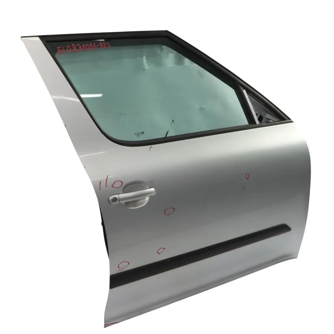 Panneau De Porte Avant Droite Reflex Silver Metallic - A7W pour Skoda Yeti 5L à propos du numéro de pièce 5L0831056 Skoda Yeti 5L Panneau De Porte Avant Droite Reflex Silver Metallic - A7W - SKU 5L0831056-RES - Numéro de pièce 5L0831056