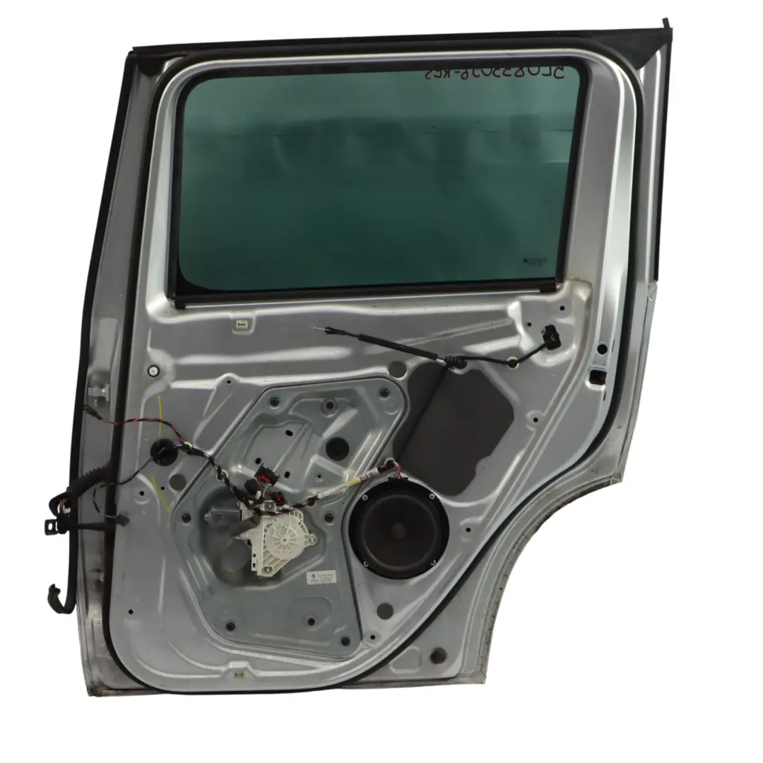 Skoda Yeti 5L Puerta Trasera Derecha Panel Reflex Silver Metallic - A7W - SKU 5L0833056-RES - Número de pieza 5L0833056