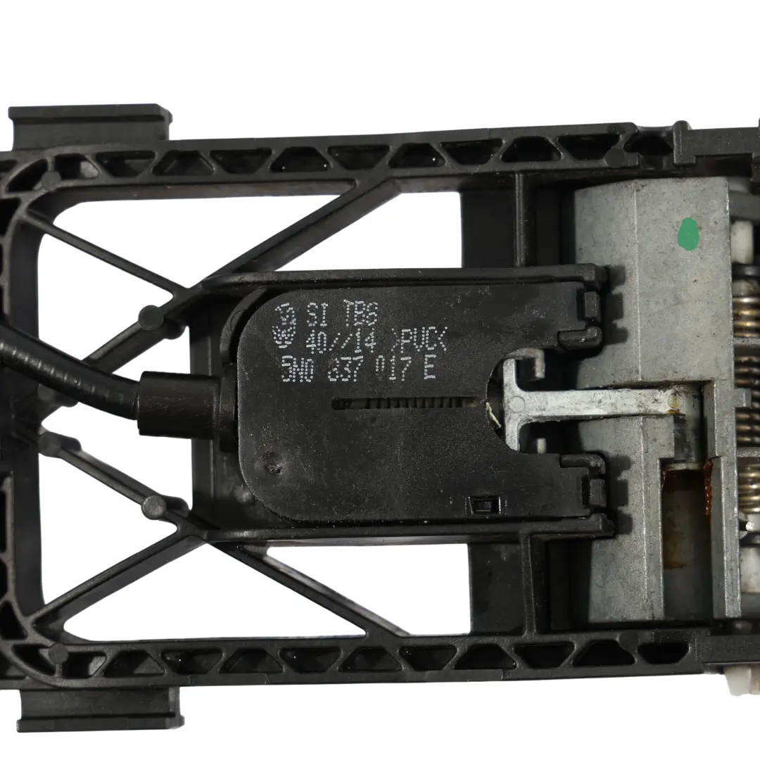Soporte De La Manija De La Puerta Trasera Derecha para Skoda Yeti 5L con número de pieza 5L0839885A Skoda Yeti 5L Soporte De La Manija De La Puerta Trasera Derecha - SKU 5L0839885A - Número de pieza 5L0839885A