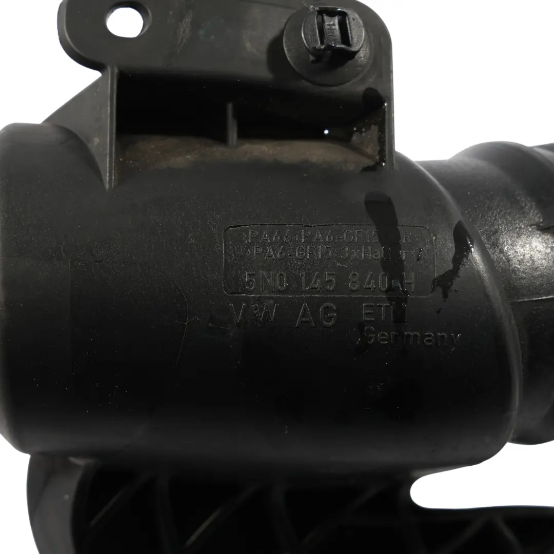 Durite Suralimentation Échangeur Air Intermédiaire pour Audi Q3 8U 2.0 TDI à propos du numéro de pièce 5N0145840H Audi Q3 8U 2.0 TDI Durite Suralimentation Échangeur Air Intermédiaire - SKU 5N0145840H - Numéro de pièce 5N0145840H