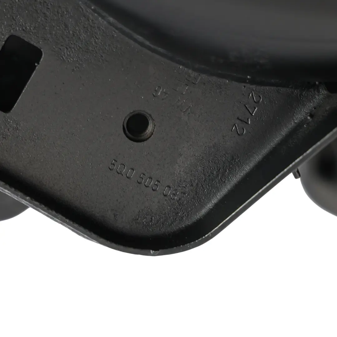 Sanki Wózek Zawieszenie Tylnej Osi Quattro do Audi Q3 8U o numerze 5N0505235AB Audi Q3 8U Sanki Wózek Zawieszenie Tylnej Osi Quattro - SKU 5N0505235AB - Numer Części 5N0505235AB