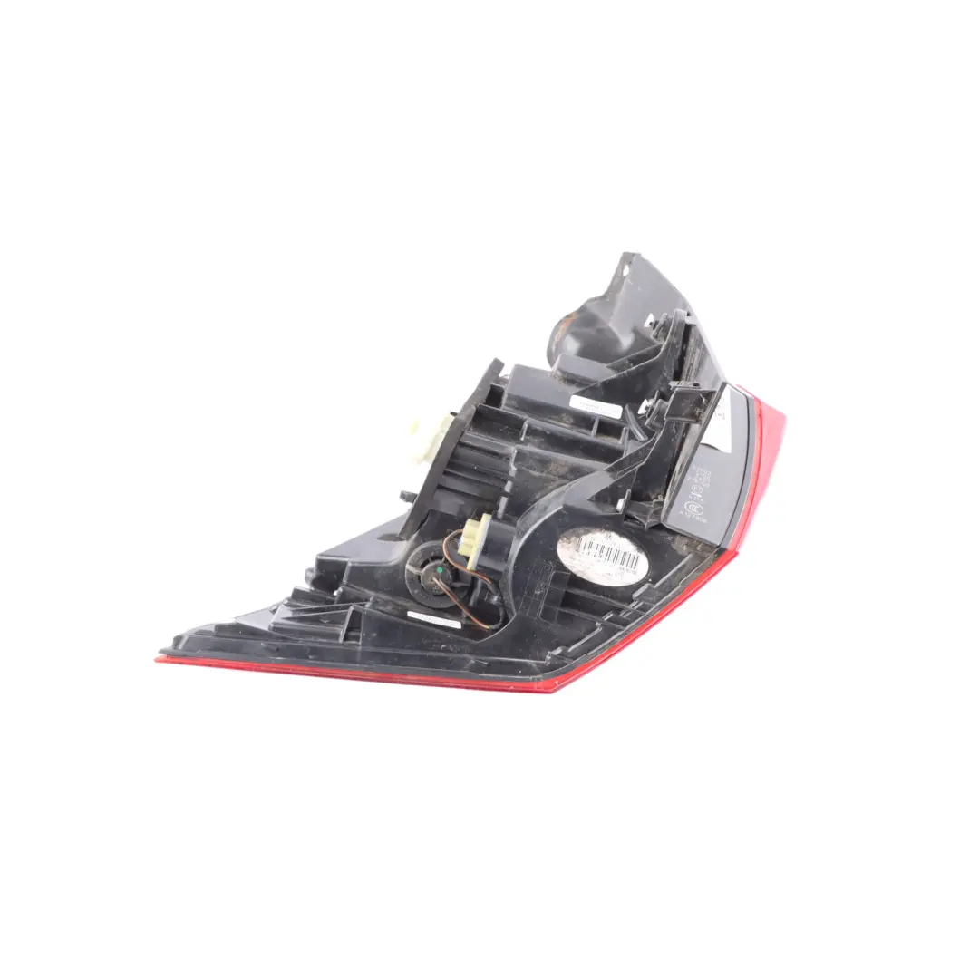 Tail Light Rear Right O/S Trunk Lid Lamp to Volkswagen VW Tiguan AX1 with Part number 5NA945096D Volkswagen VW Tiguan AX1 Tail Light Rear Right O/S Trunk Lid Lamp - SKU 5NA945096D - Part number 5NA945096D