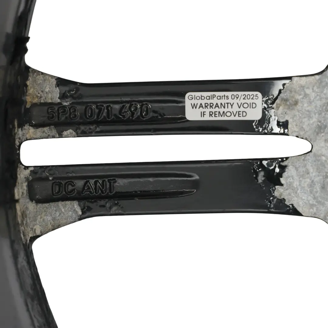 1P Schwarz Leichtmetallfelge 18" 7.5J ET:51 für Seat Leon FR mit Teilenummer 5P8071490 Seat Leon FR 1P Schwarz Leichtmetallfelge 18" 7.5J ET:51 - SKU 5P8071490-2 - Teilenummer 5P8071490