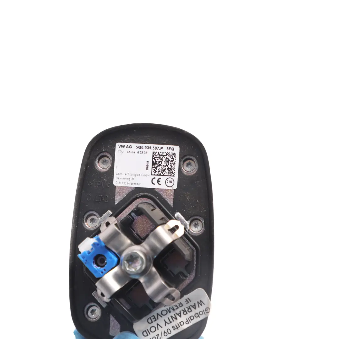 Dachantenne Antenne Haifischflosse Top für VW Volkswagen Golf Sportsvan mit Teilenummer 5Q0035507P VW Volkswagen Golf Sportsvan Dachantenne Antenne Haifischflosse Top - SKU 5Q0035507P - Teilenummer 5Q0035507P