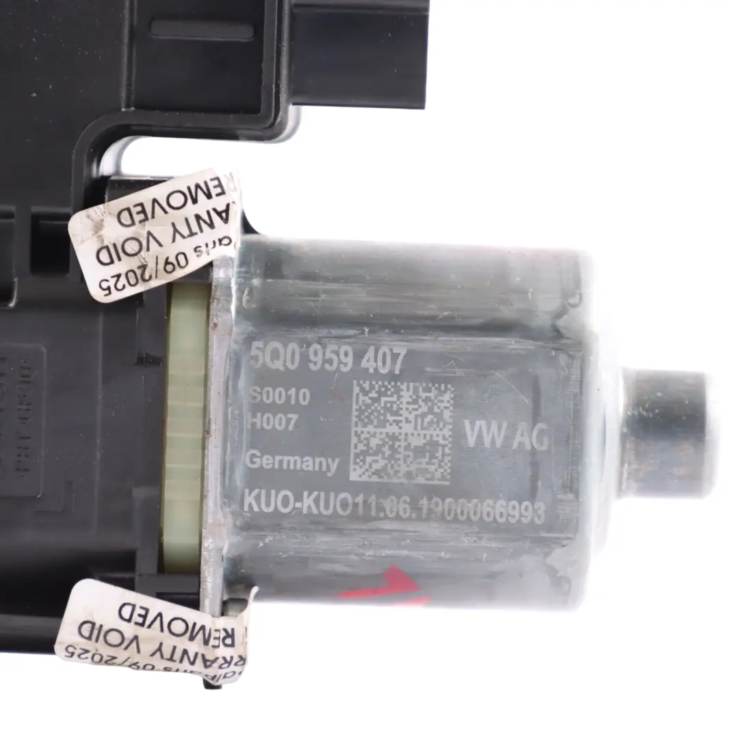 Volkswagen Golf SV Silnik Podnośnika Szyby Drzwi Lewy Tył Tylny - SKU 5Q0959407 - Numer Części 5Q0959407