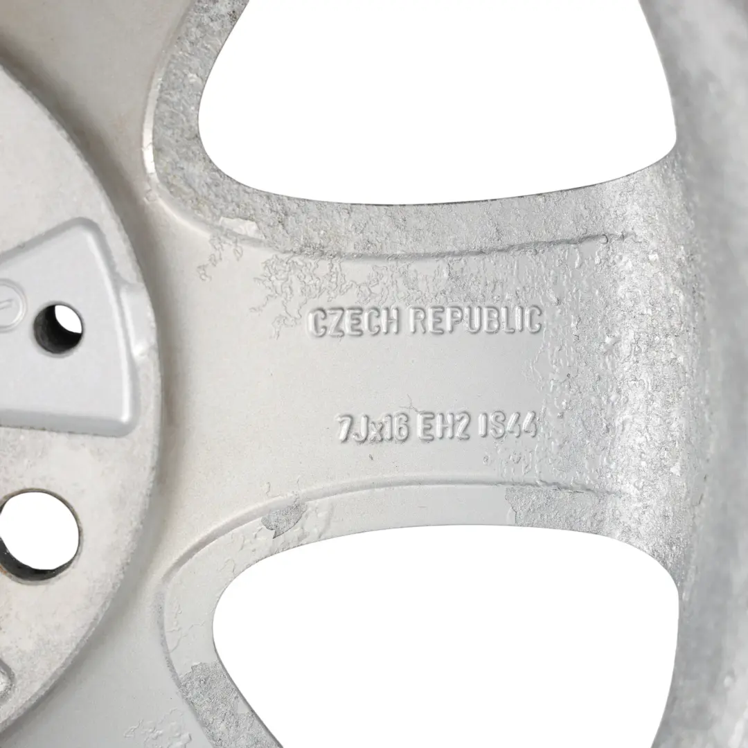 Cerchio Ruota In Lega 16" 7J Spider Spoke 151 per BMW E81 E82 E87 E88 con numero di parte 6769402 BMW E81 E82 E87 E88 Cerchio Ruota In Lega 16" 7J Spider Spoke 151 - SKU 6769402-2 - Numero di parte 6769402