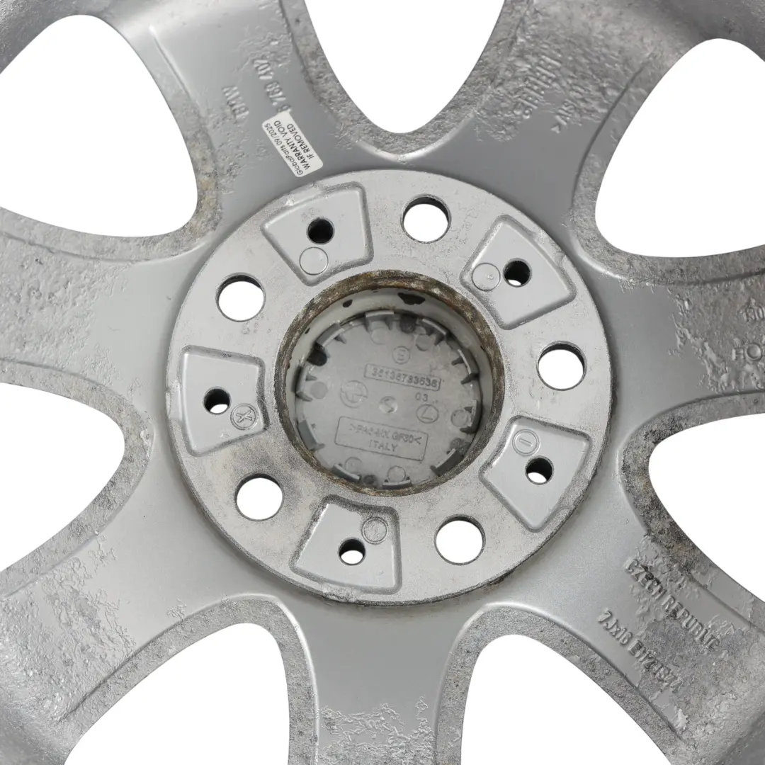 Cerchio ruota in lega 16" Spider Spoke 151 7J per BMW E81 E82 E87 E88 con numero di parte 6769402 BMW E81 E82 E87 E88 Cerchio ruota in lega 16" Spider Spoke 151 7J - SKU 6769402 - Numero di parte 6769402