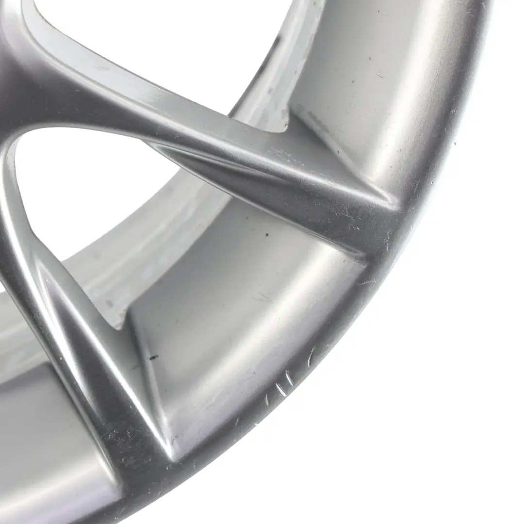 Srebrna Felga Aluminiowa Przód 216 18" 8J ET34 do BMW E90 E91 E92 E93 o numerze 6770464 BMW E90 E91 E92 E93 Srebrna Felga Aluminiowa Przód 216 18" 8J ET34 - SKU 6770464-2 - Numer Części 6770464