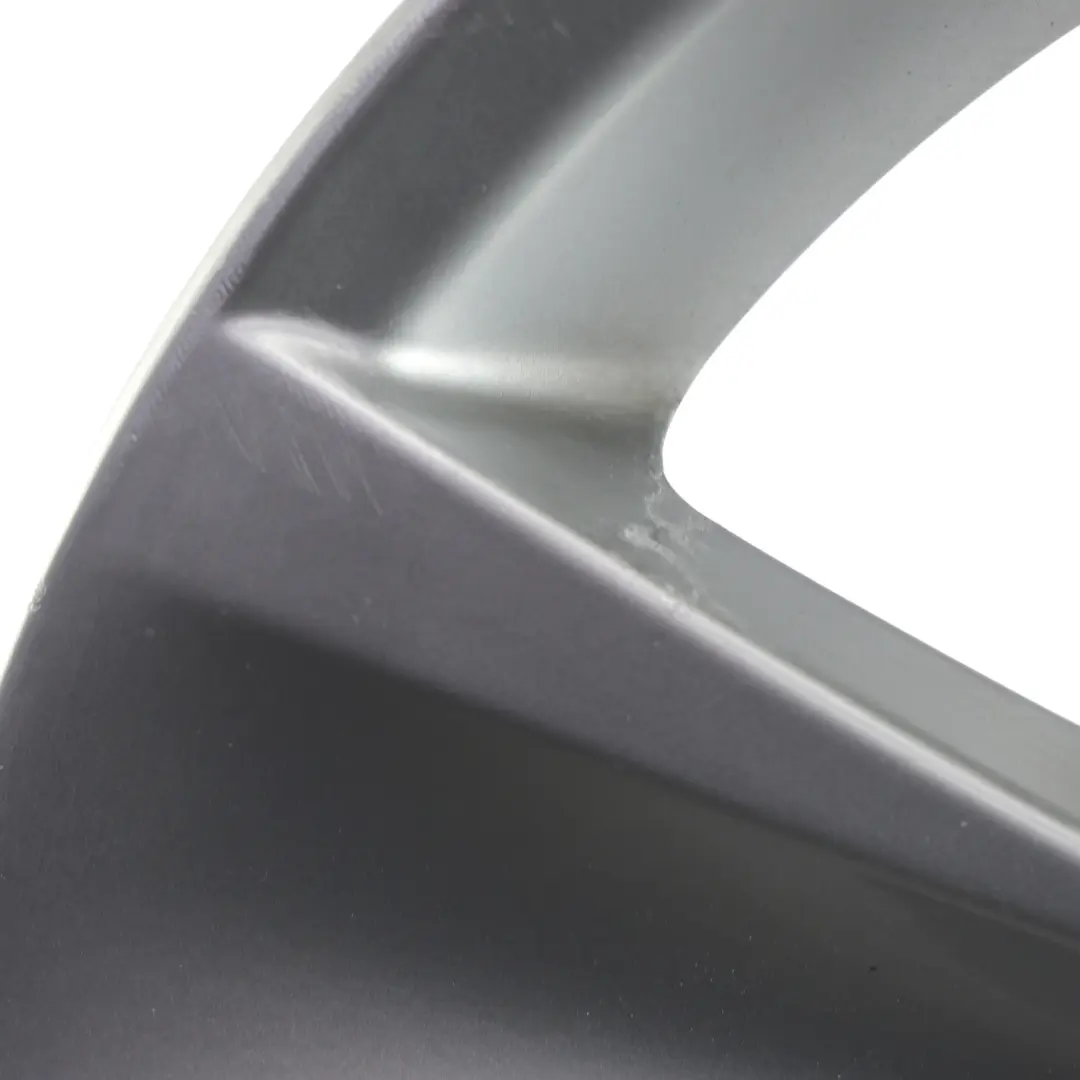 Felga aluminiowa 17" 8J do BMW F10 F11 o numerze 6790172 BMW F10 F11 Felga aluminiowa 17" 8J - SKU 6790172 - Numer Części 6790172