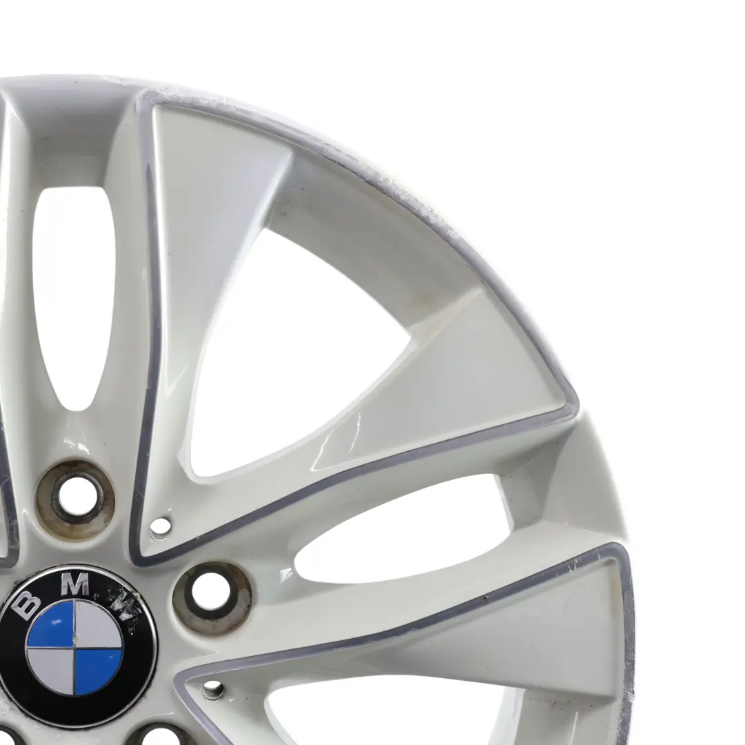 Srebrna Felga Aluminiowa 17" 7.5J ET:43 Styling 412 do BMW F20 F21 F22 o numerze 6850152 BMW F20 F21 F22 Srebrna Felga Aluminiowa 17" 7.5J ET:43 Styling 412 - SKU 6850152-1 - Numer Części 6850152