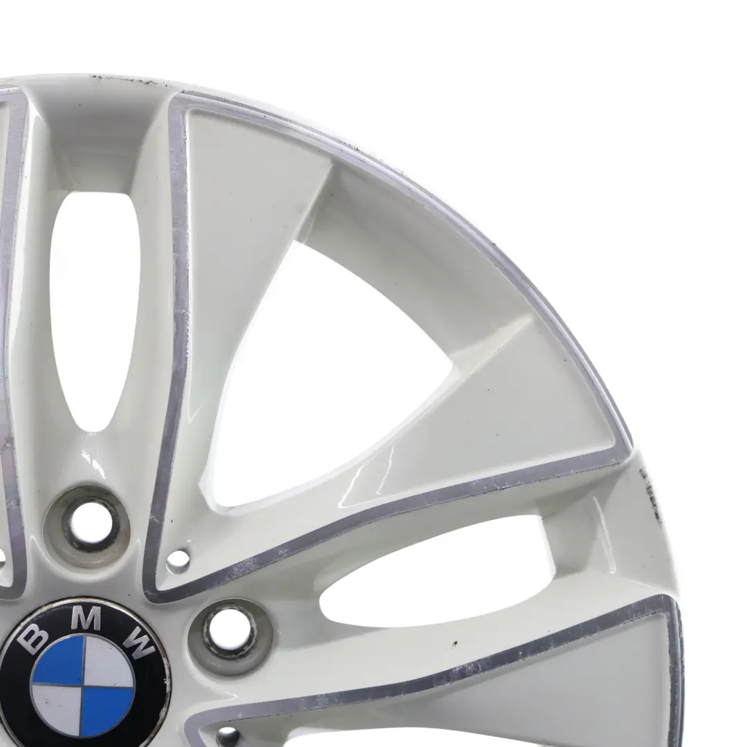 Cerchio In Lega Argento 17" 7.5J ET:43 Styling 412 per BMW F20 F21 F22 con numero di parte 6850152 BMW F20 F21 F22 Cerchio In Lega Argento 17" 7.5J ET:43 Styling 412 - SKU 6850152-2 - Numero di parte 6850152