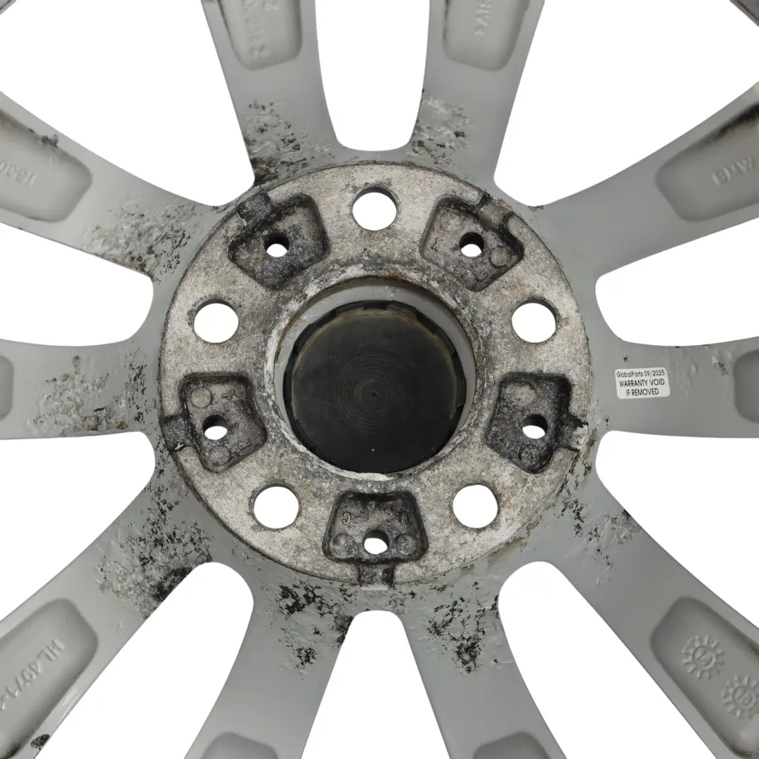 Argento Cerchio In Lega 18" 8J ET:30 Styling 609 per BMW F10 F11 LCI con numero di parte 6862892 BMW F10 F11 LCI Argento Cerchio In Lega 18" 8J ET:30 Styling 609 - SKU 6862892-1 - Numero di parte 6862892