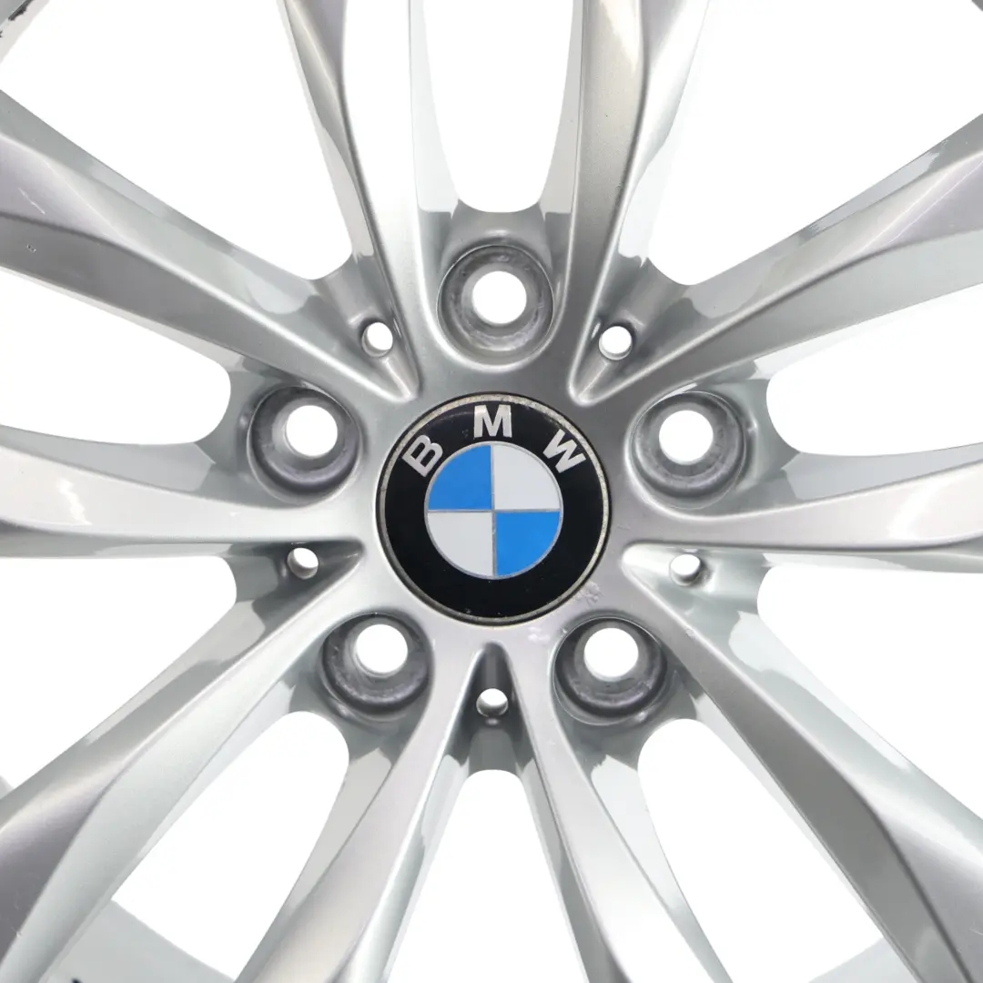 Cerchio Posteriore Lega Argento 18" 9J ET:44 Styling 609 per BMW F10 F11 LCI con numero di parte 6868498 BMW F10 F11 LCI Cerchio Posteriore Lega Argento 18" 9J ET:44 Styling 609 - SKU 6868498-1 - Numero di parte 6868498