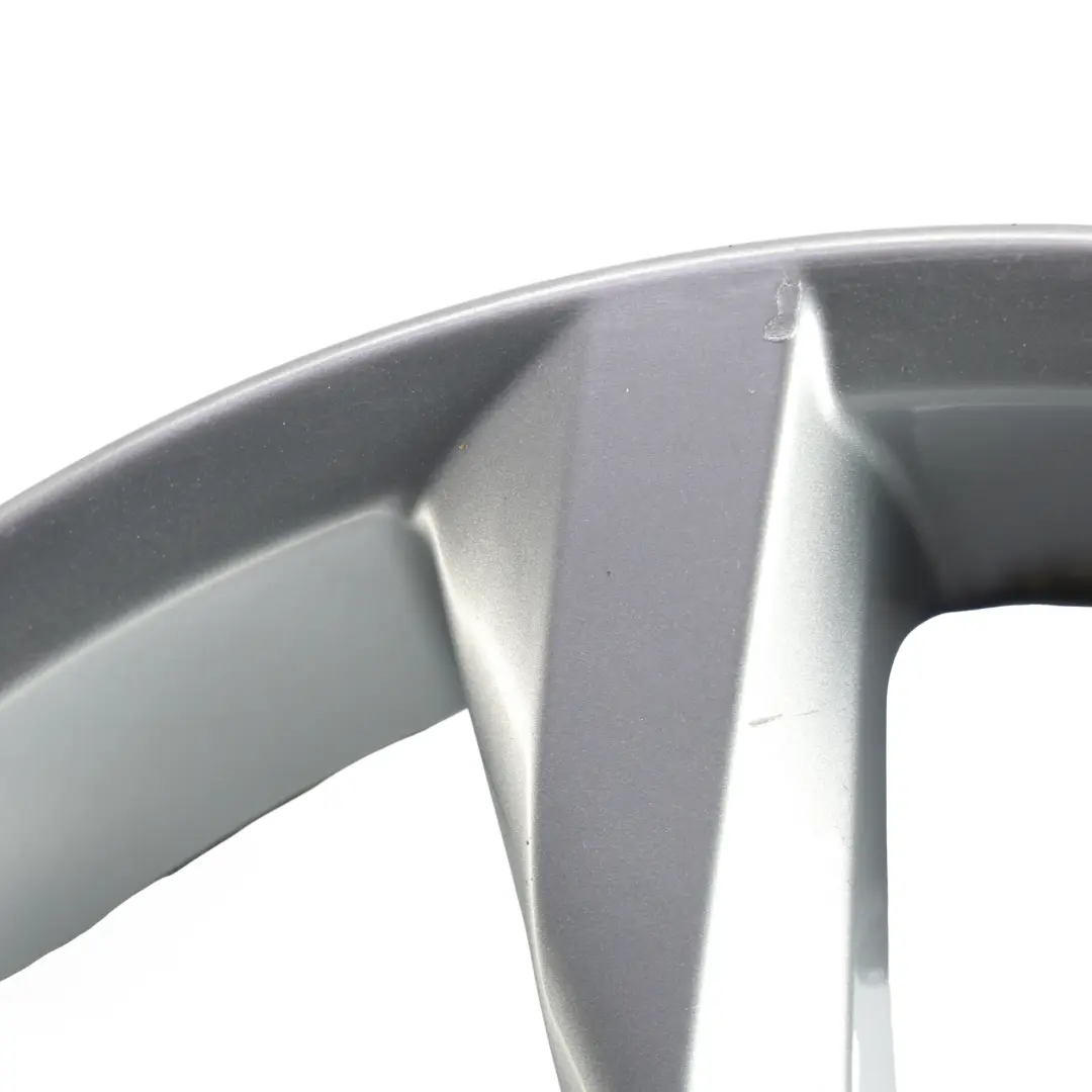 Hinterrad Felge Silber 18" 9J ET:44 Styling 609 für BMW F10 F11 LCI mit Teilenummer 6868498 BMW F10 F11 LCI Hinterrad Felge Silber 18" 9J ET:44 Styling 609 - SKU 6868498-1 - Teilenummer 6868498