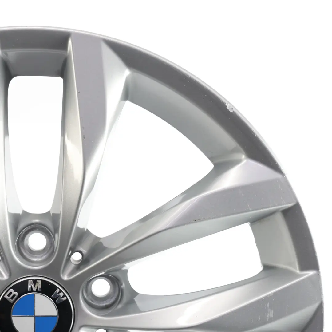 Llanta Trasera Aleación Plateada 18" 9J ET44 Styling 609 para BMW F10 F11 LCI con número de pieza 6868498 BMW F10 F11 LCI Llanta Trasera Aleación Plateada 18" 9J ET44 Styling 609 - SKU 6868498-2 - Número de pieza 6868498