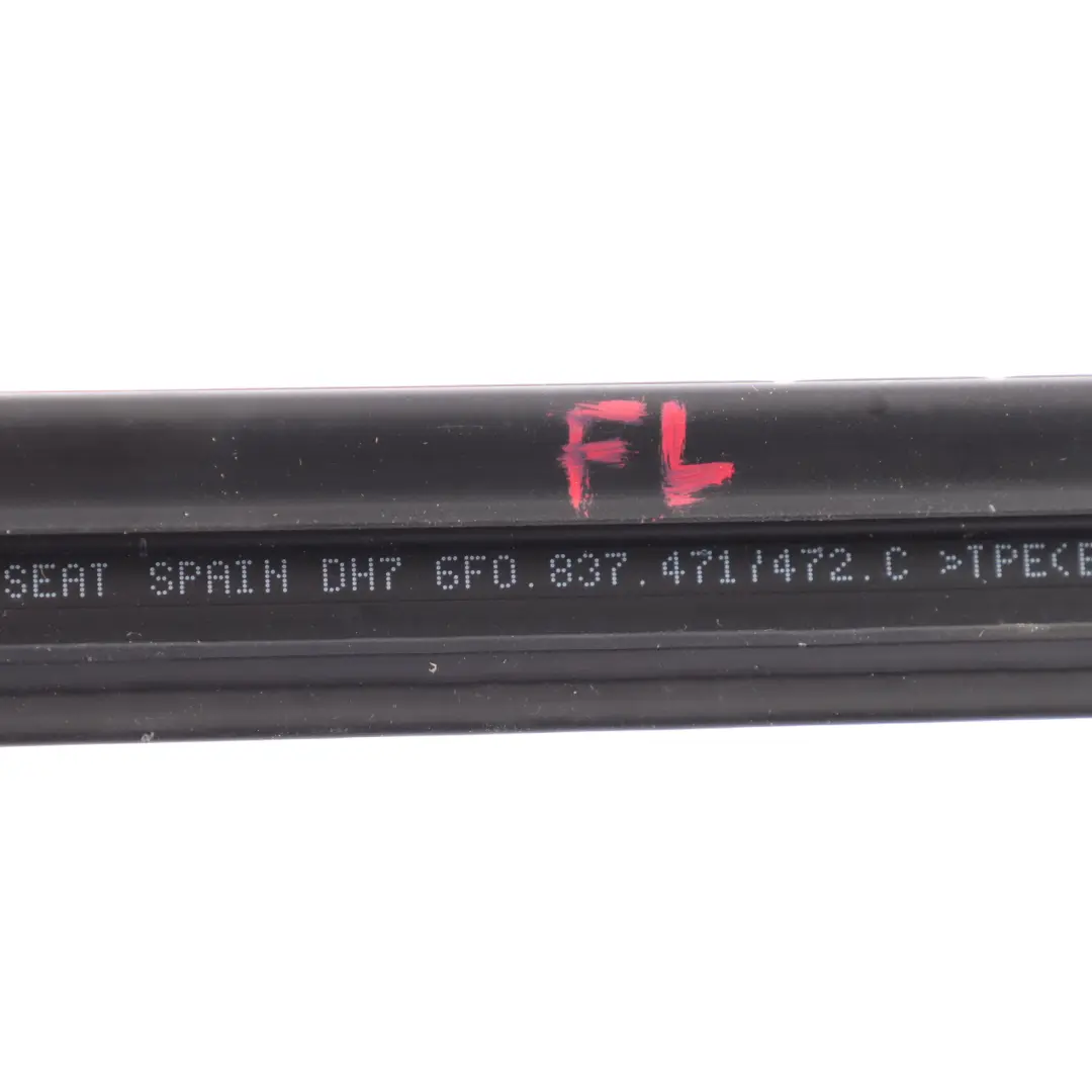 Mk5 Guarnizione Tenuta Finestrino Anteriore Sinistro per Seat Ibiza con numero di parte 6F0837471C Seat Ibiza Mk5 Guarnizione Tenuta Finestrino Anteriore Sinistro - SKU 6F0837471C - Numero di parte 6F0837471C