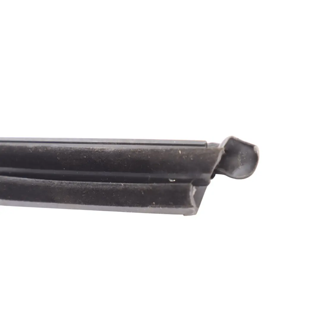 Mk5 Guarnizione Tenuta Finestrino Anteriore Sinistro per Seat Ibiza con numero di parte 6F0837471C Seat Ibiza Mk5 Guarnizione Tenuta Finestrino Anteriore Sinistro - SKU 6F0837471C - Numero di parte 6F0837471C