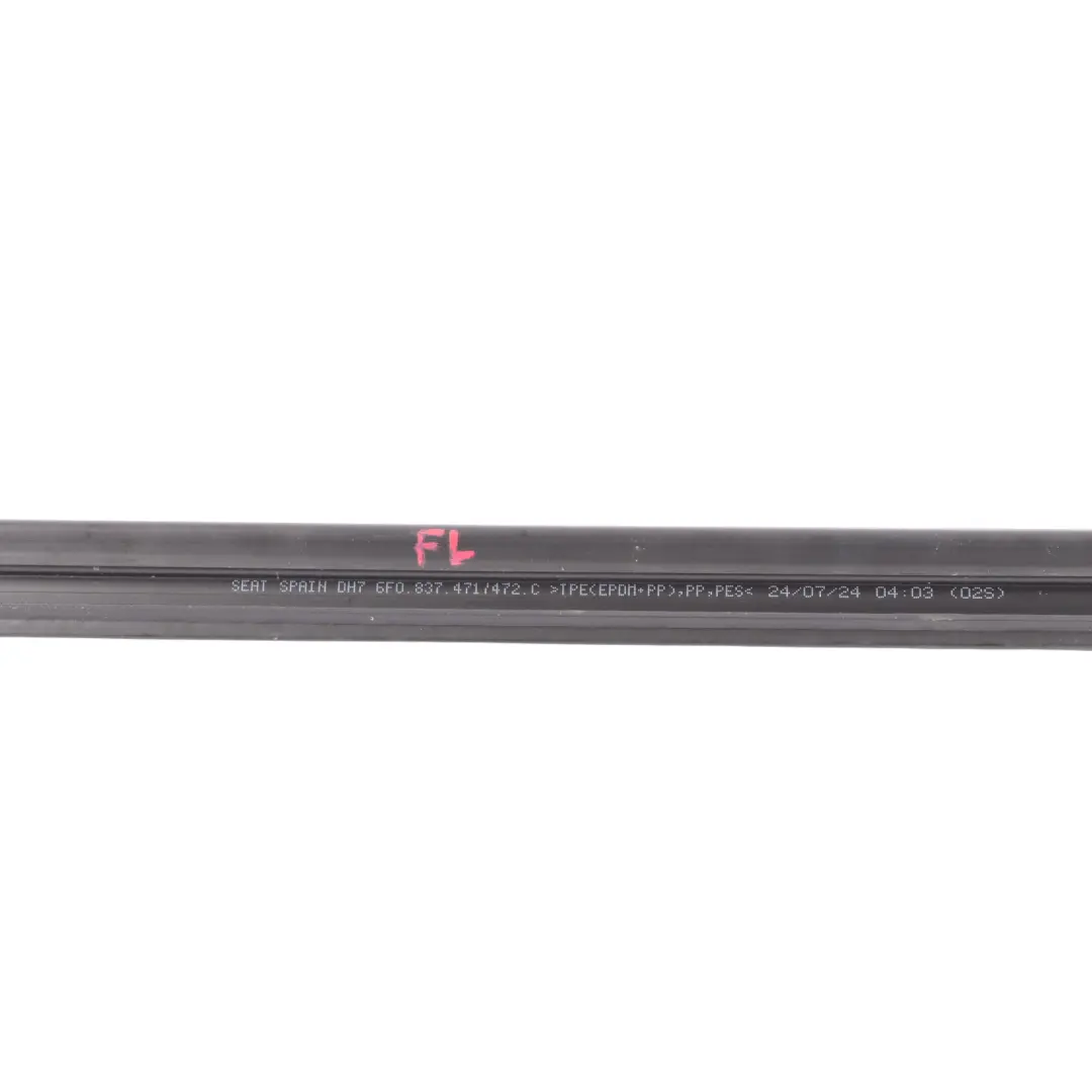 Mk5 Uszczelka Szyby Drzwi Wewnętrzna Lewy Przód do Seat Ibiza o numerze 6F0837471C Seat Ibiza Mk5 Uszczelka Szyby Drzwi Wewnętrzna Lewy Przód - SKU 6F0837471C - Numer Części 6F0837471C