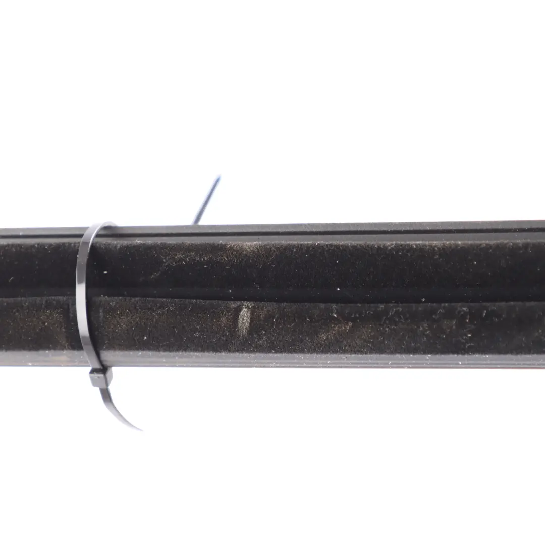 Mk5 Door Window Aperture Seal Gasket Inner Front Right O/S to Seat Ibiza with Part number 6F0837472C Seat Ibiza Mk5 Door Window Aperture Seal Gasket Inner Front Right O/S - SKU 6F0837472C - Part number 6F0837472C