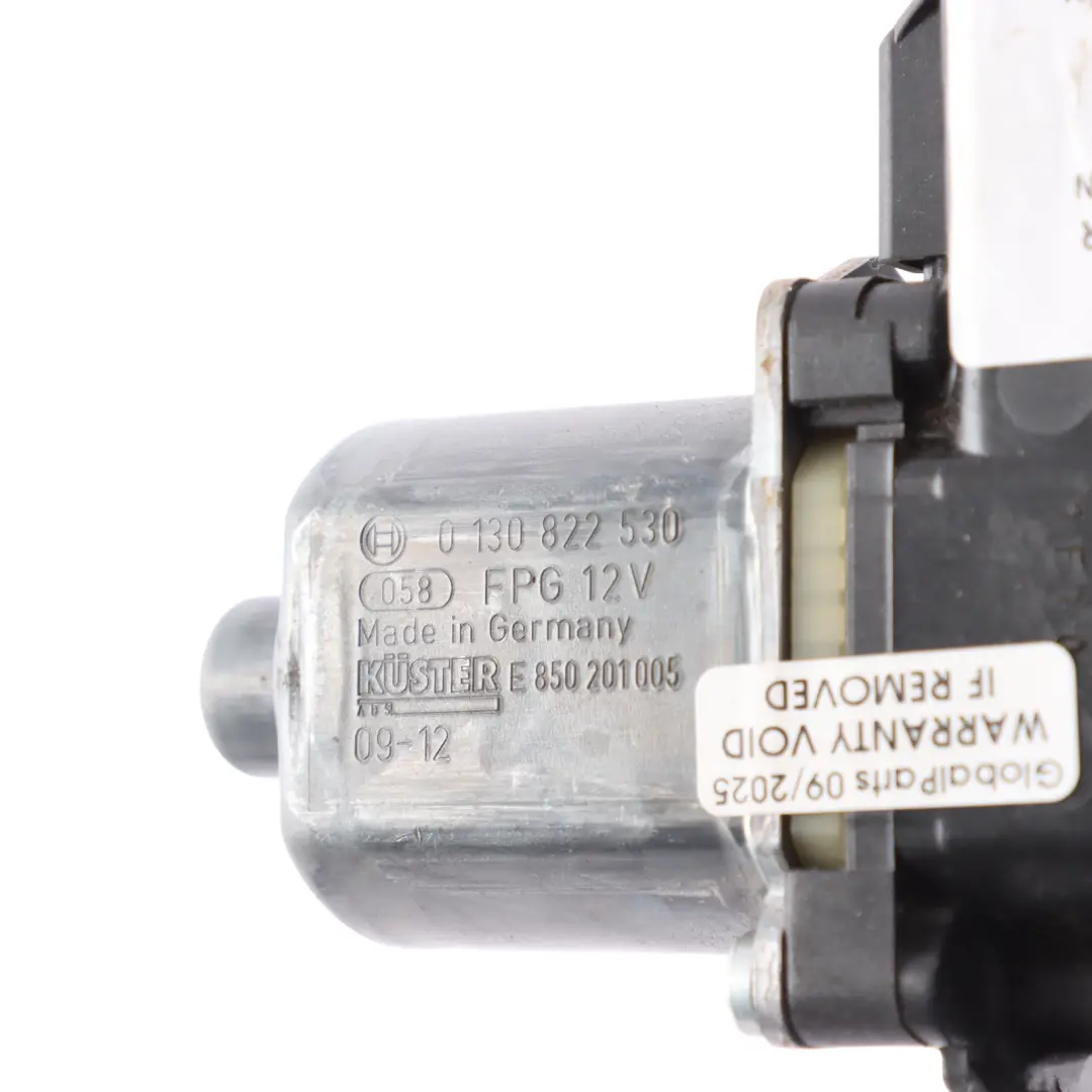 Door Window Lifter Motor Front Right O/S to Volkswagen Polo 6R 5 with Part number 6R0959802R Volkswagen Polo 6R 5 Door Window Lifter Motor Front Right O/S - SKU 6R0959802R - Part number 6R0959802R