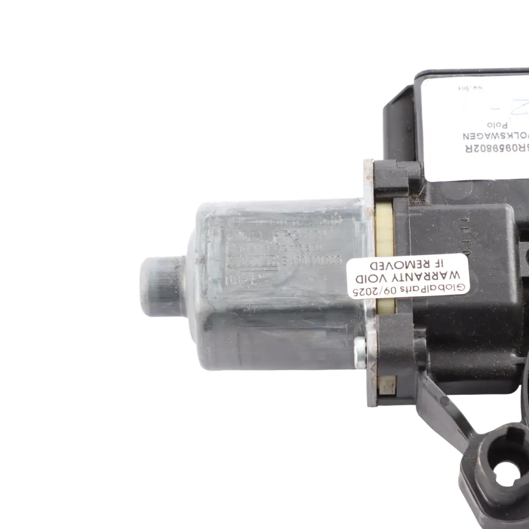 Silnik Przedniej Szyby Prawy Przód Przedni do Volkswagen Polo 6R o numerze 6R0959802R Volkswagen Polo 6R Silnik Przedniej Szyby Prawy Przód Przedni - SKU 6R0959802R - Numer Części 6R0959802R