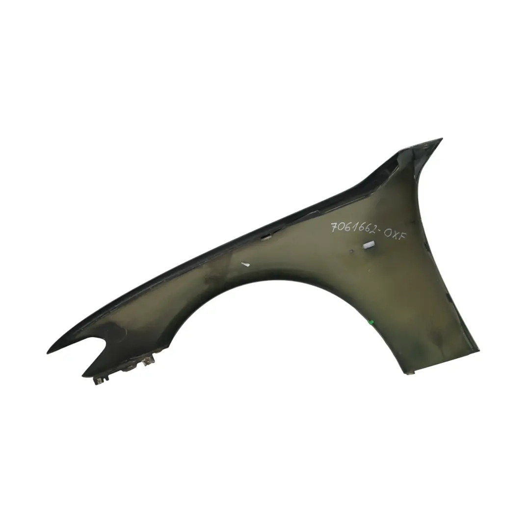 Błotnik Prawy Przód Oxford Green Zielony Metalik - 430 do BMW E65 o numerze 7061662 BMW E65 Błotnik Prawy Przód Oxford Green Zielony Metalik - 430 - SKU 7061662-OXF - Numer Części 7061662