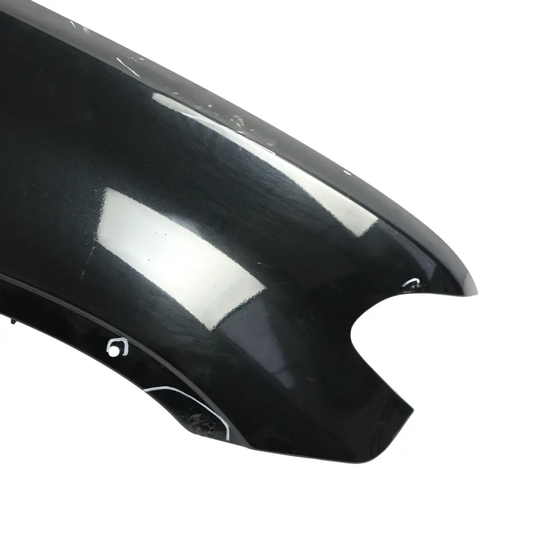 Pannello Laterale Parafango Anteriore Destro Black Sapphire - 475 per BMW X5 E53 con numero di parte 7121008 BMW X5 E53 Pannello Laterale Parafango Anteriore Destro Black Sapphire - 475 - SKU 7121008-BS - Numero di parte 7121008