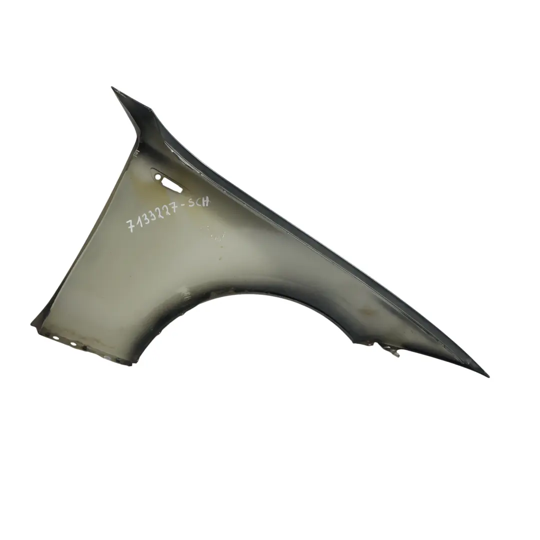 Panneau Laterale a L'Avant Gauche Schwarz 2 Noir - 668 pour BMW E81 E82 E87 E88 LCI à propos du numéro de pièce 7133227 BMW E81 E82 E87 E88 LCI Panneau Laterale a L'Avant Gauche Schwarz 2 Noir - 668 - SKU 7133227-SCH - Numéro de pièce 7133227