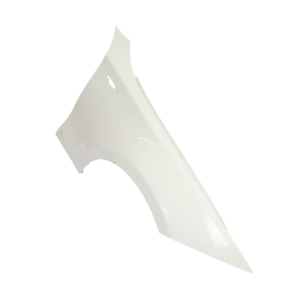 Panneau latéral Aile avant droite Alpinweiss White - 300 pour BMW E81 E87 à propos du numéro de pièce 7133228 BMW E81 E87 Panneau latéral Aile avant droite Alpinweiss White - 300 - SKU 7133228-AW1 - Numéro de pièce 7133228