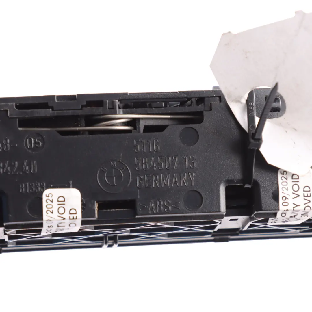 Aschenbecher Mittelkonsole Hinten Beige 7145683 51167145683 für BMW 3 er E90 E91 mit Teilenummer 7138527 BMW 3 er E90 E91 Aschenbecher Mittelkonsole Hinten Beige 7145683 51167145683 - SKU 7138527 - Teilenummer 7138527