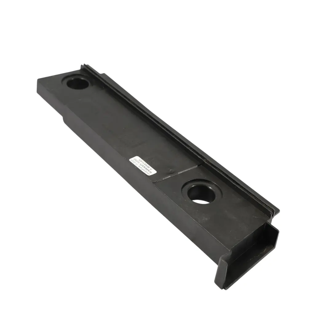 Staffa Del Pannello Di Rivestimento Destro Soglia Protezione per BMW E92 E93 con numero di parte 7155388 BMW E92 E93 Staffa Del Pannello Di Rivestimento Destro Soglia Protezione - SKU 7155388 - Numero di parte 7155388