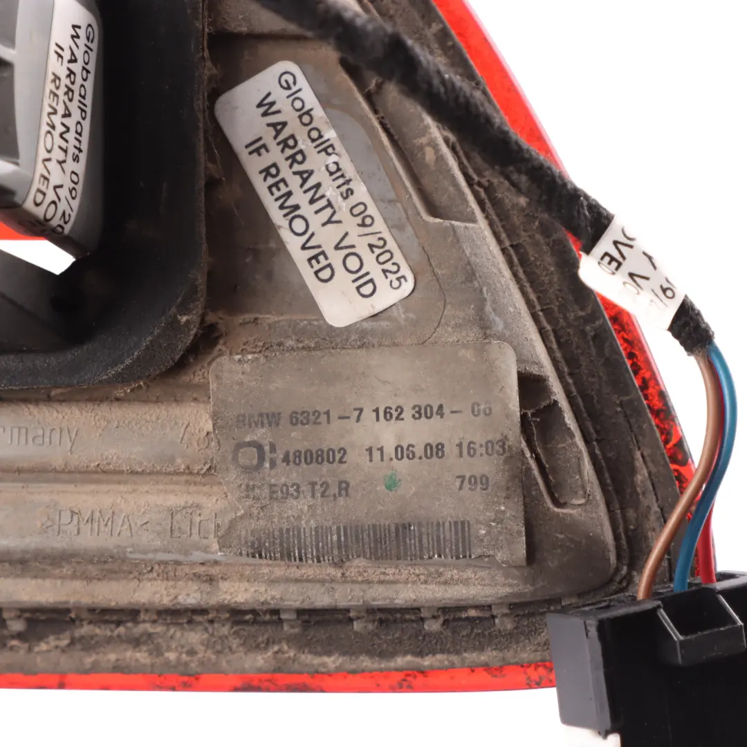 Luz En La Tapa Del Maletero Trasera Derecha O/S para BMW E93 Cabrio con número de pieza 7162304 BMW E93 Cabrio Luz En La Tapa Del Maletero Trasera Derecha O/S - SKU 7162304-1 - Número de pieza 7162304