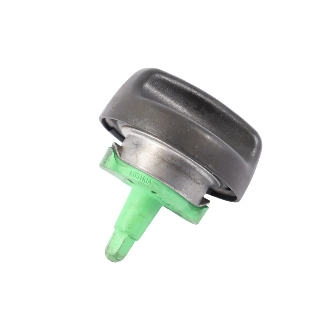 Sportello del Carburante per BMW E60 E65 E81 E87 E90 E91 LCI con numero di parte 7193372 BMW E60 E65 E81 E87 E90 E91 LCI Sportello del Carburante - SKU 7193372 - Numero di parte 7193372