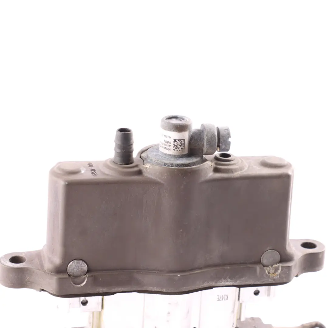 Hood Hinge Left N/S Engine Bonnet Actuator Spacegrau Grey - A52 to BMW F10 F11 with Part number 7207199 BMW F10 F11 Hood Hinge Left N/S Engine Bonnet Actuator Spacegrau Grey - A52 - SKU 7207199-SCG - Part number 7207199