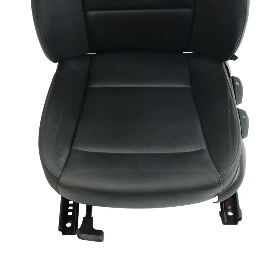 Fotel Przedni Grzany Skóra Lewy Przód do BMW Z4 E89 o numerze 7213911 BMW Z4 E89 Fotel Przedni Grzany Skóra Lewy Przód - SKU 7213911-1 - Numer Części 7213911