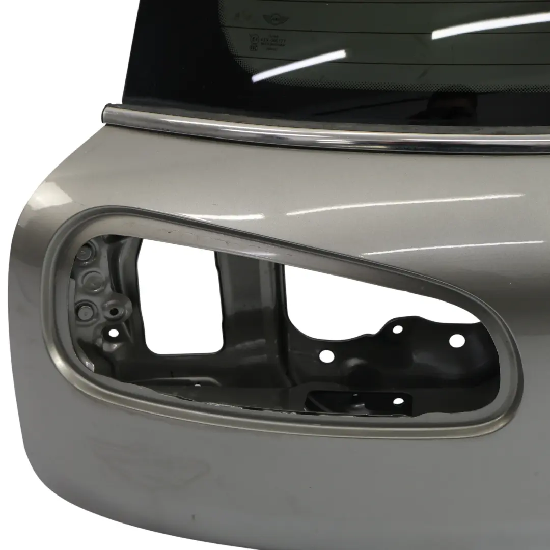 Puerta Trasera Izquierda Tapa De Maletero Melting Silver - C2K para Mini Clubman F54 con número de pieza 7411613 Mini Clubman F54 Puerta Trasera Izquierda Tapa De Maletero Melting Silver - C2K - SKU 7411613-MELT - Número de pieza 7411613