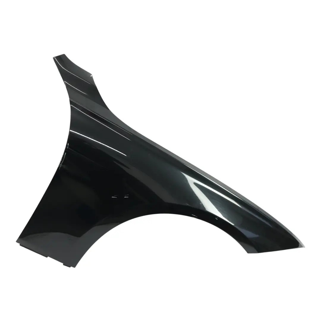 Pannello Ala Laterale Parafango Anteriore Destro Black Sapphire 475 per BMW F30 F31 con numero di parte 7438440 BMW F30 F31 Pannello Ala Laterale Parafango Anteriore Destro Black Sapphire 475 - SKU 7438440-BS2 - Numero di parte 7438440