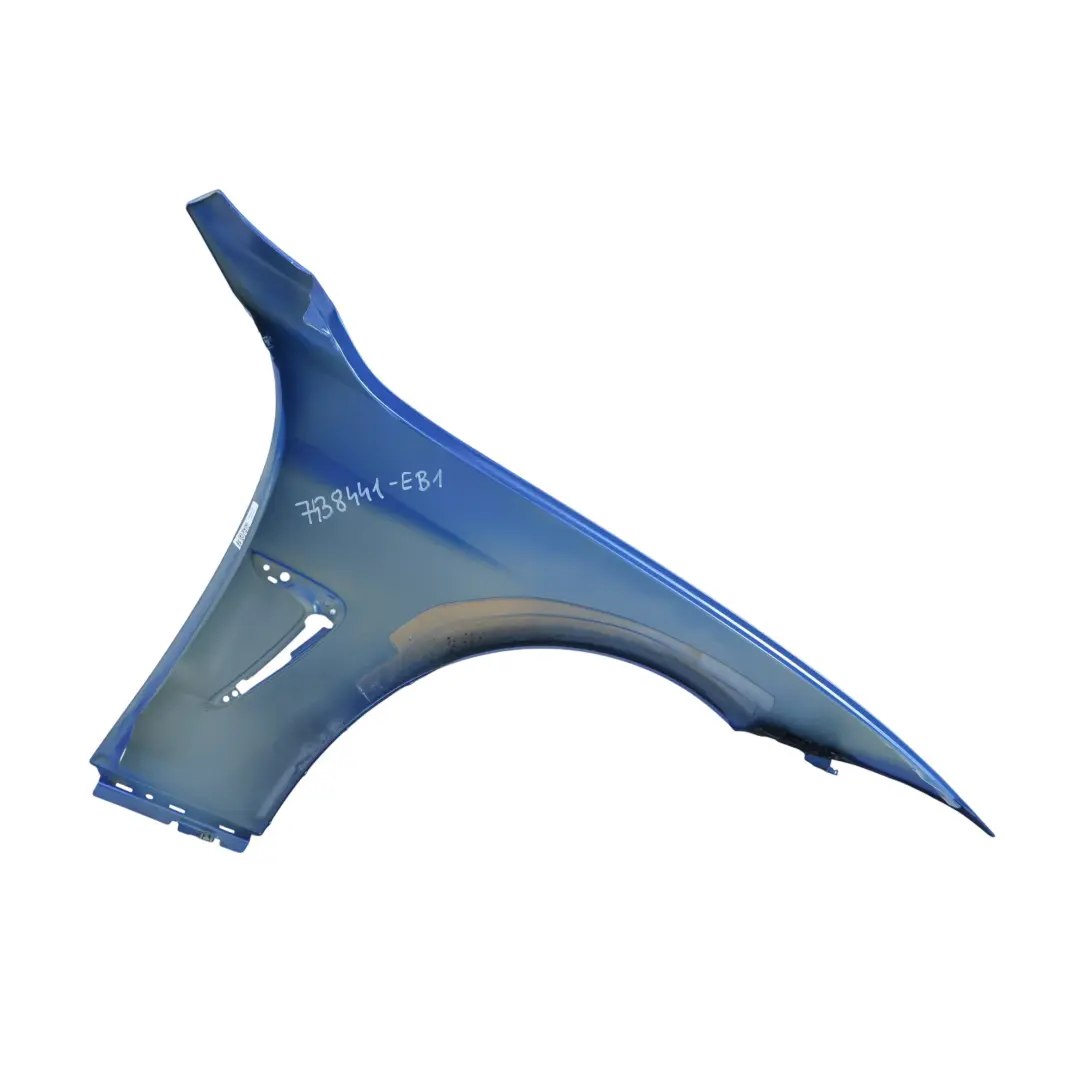 Pannello Laterale Parafango Anteriore Sinistro Estoril Blue - B45 per BMW F32 F33 con numero di parte 7438441 BMW F32 F33 Pannello Laterale Parafango Anteriore Sinistro Estoril Blue - B45 - SKU 7438441-EB1 - Numero di parte 7438441
