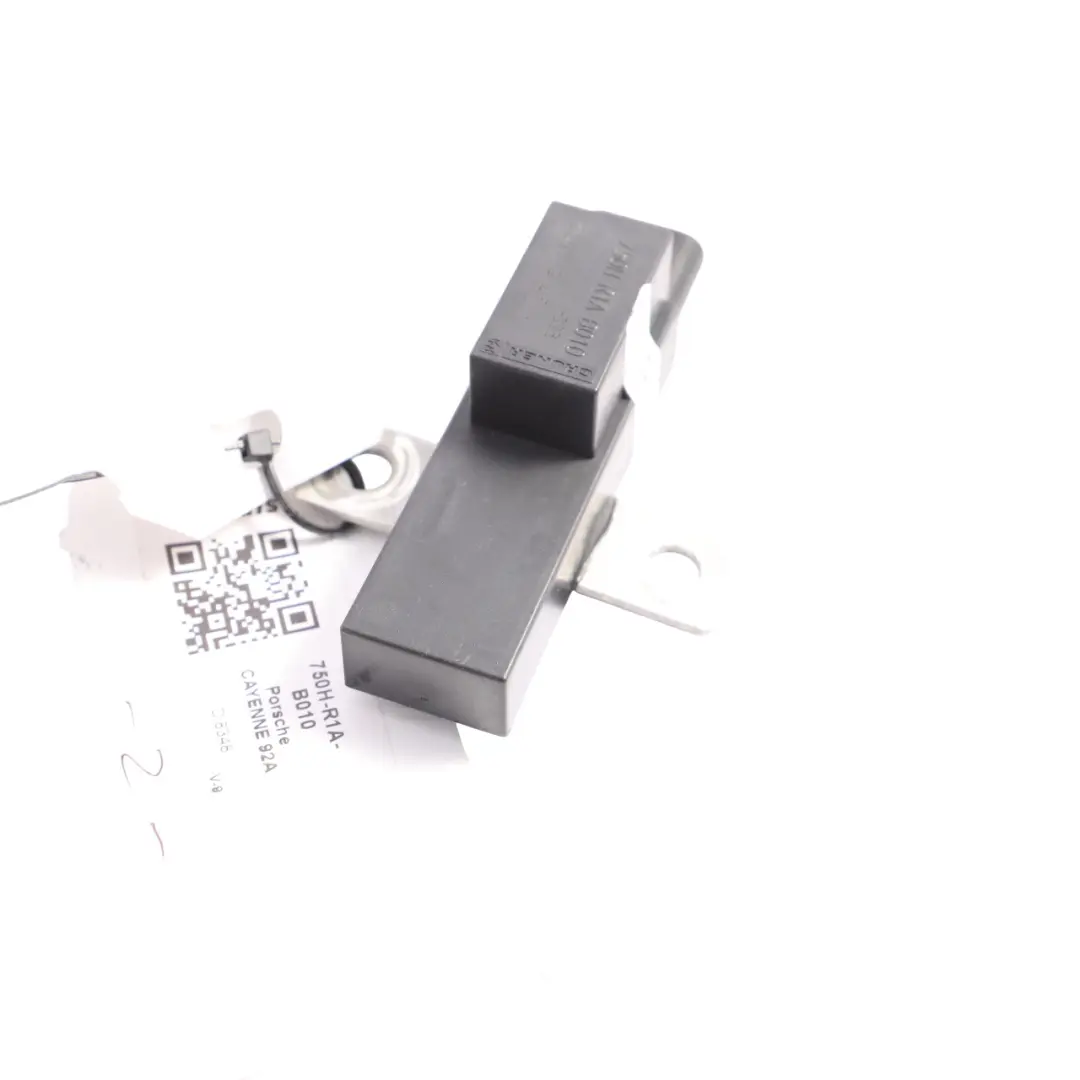 Fuse Box Relay Module Unit to Porsche Cayenne 92A with Part number 750H-R1A-B010 Porsche Cayenne 92A Fuse Box Relay Module Unit - SKU 750H-R1A-B010 - Part number 750H-R1A-B010