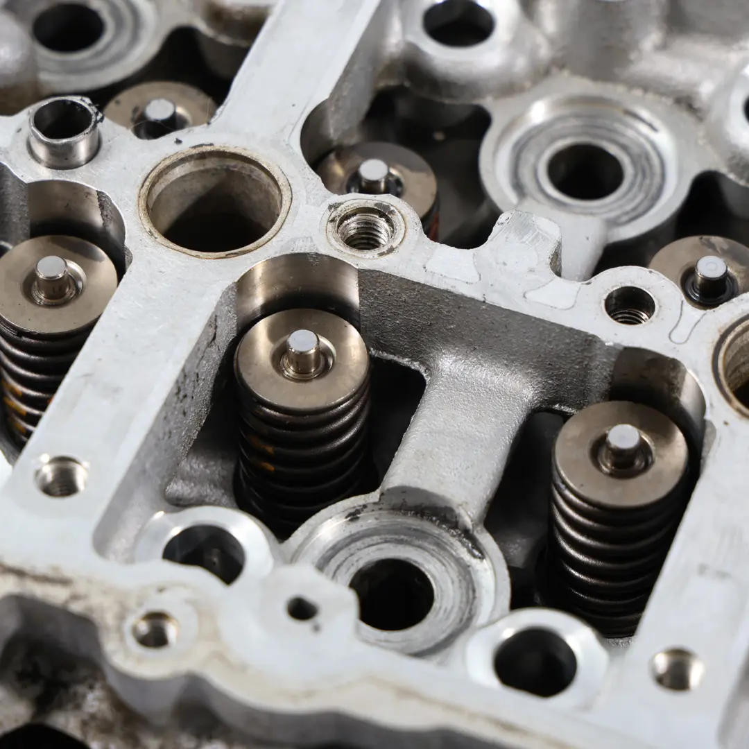 Carcasa Culata Motor Diesel N47N 7810465 para BMW E90 LCI F10 F20 F30 con número de pieza 7810463 BMW E90 LCI F10 F20 F30 Carcasa Culata Motor Diesel N47N 7810465 - SKU 7810463 - Número de pieza 7810463