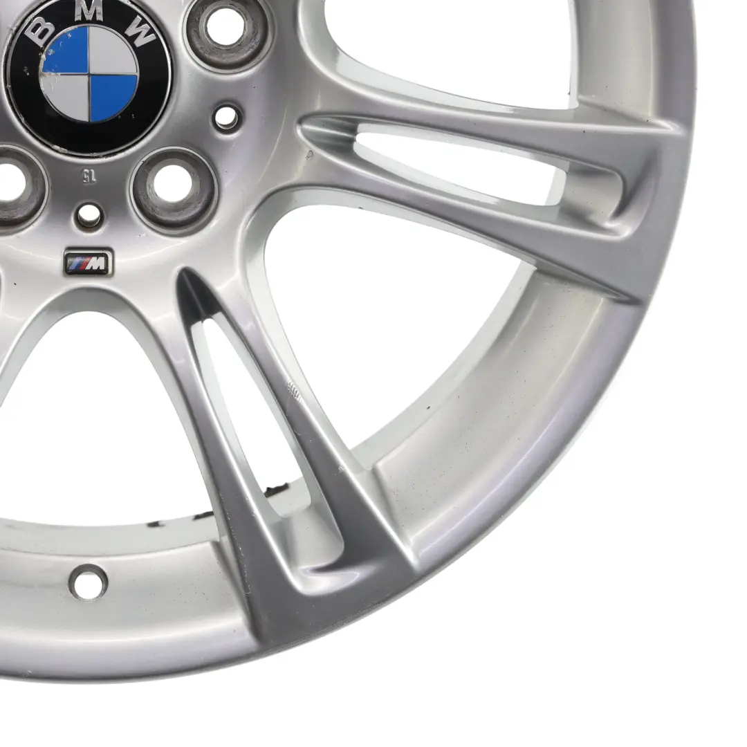 Srebrna Felga Aluminiowa 18" 8J ET:30 M Styling 350 do BMW F10 F11 F12 o numerze 7842650 BMW F10 F11 F12 Srebrna Felga Aluminiowa 18" 8J ET:30 M Styling 350 - SKU 7842650-1 - Numer Części 7842650