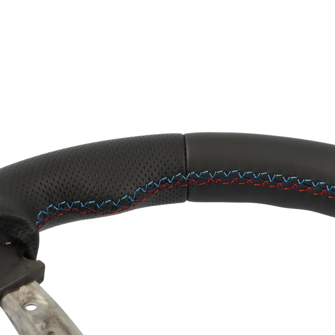 Volant en cuir noir pour BMW F20 F21 LCI F30 F31 F32 M Sport NEW à propos du numéro de pièce 7850403 BMW F20 F21 LCI F30 F31 F32 M Sport NEW Volant en cuir noir - SKU 7850403-9 - Numéro de pièce 7850403