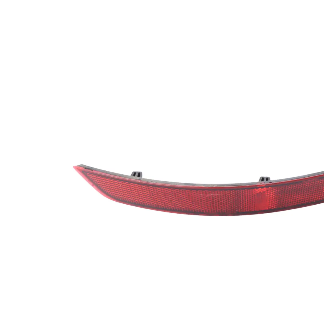 7N Reflector Luz Trasero Inferior Derecho para Volkswagen Sharan con número de pieza 7N0945106B Volkswagen Sharan 7N Reflector Luz Trasero Inferior Derecho - SKU 7N0945106B - Número de pieza 7N0945106B