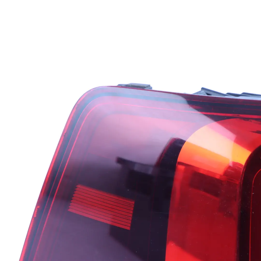 7N Rear Outer Tailgate LED Lamp Light Left N/S to Volkswagen Sharan with Part number 7N0945206 Volkswagen Sharan 7N Rear Outer Tailgate LED Lamp Light Left N/S - SKU 7N0945207 - Part number 7N0945206