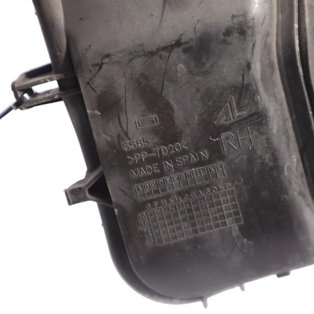 7N Rear Outer Tail Light Lamp Dust Cover Right O/S to Volkswagen Sharan with Part number 7N5945232 Volkswagen Sharan 7N Rear Outer Tail Light Lamp Dust Cover Right O/S - SKU 7N5945232 - Part number 7N5945232