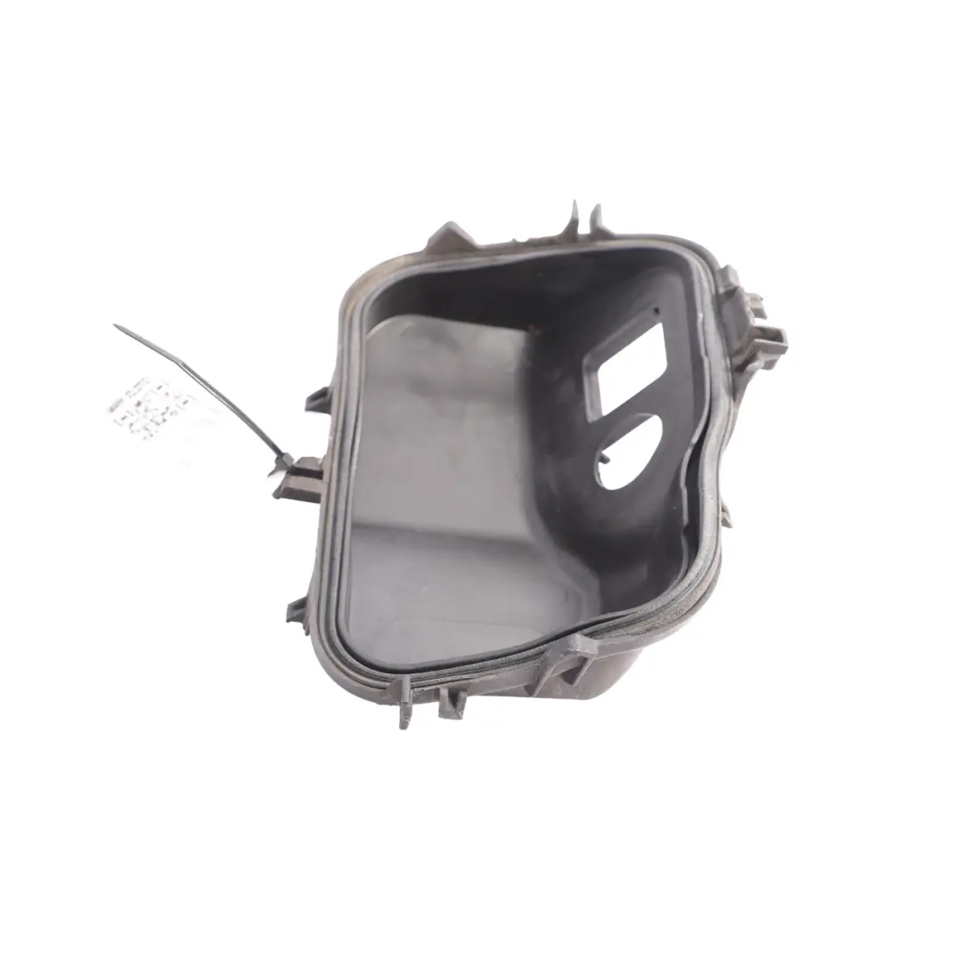 7N Rear Outer Tail Light Lamp Dust Cover Right O/S to Volkswagen Sharan with Part number 7N5945232 Volkswagen Sharan 7N Rear Outer Tail Light Lamp Dust Cover Right O/S - SKU 7N5945232 - Part number 7N5945232