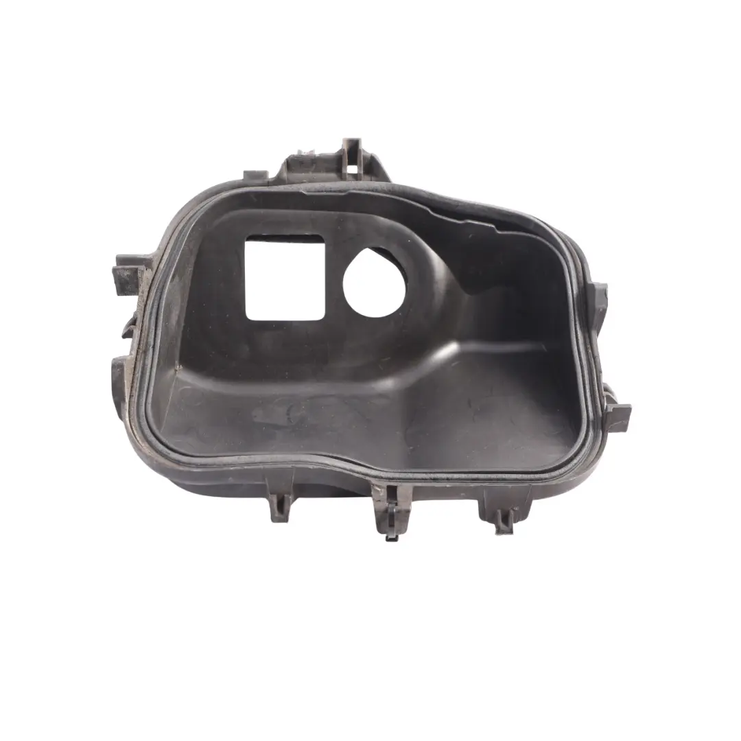 7N Rear Outer Tail Light Lamp Dust Cover Right O/S to Volkswagen Sharan with Part number 7N5945232 Volkswagen Sharan 7N Rear Outer Tail Light Lamp Dust Cover Right O/S - SKU 7N5945232 - Part number 7N5945232